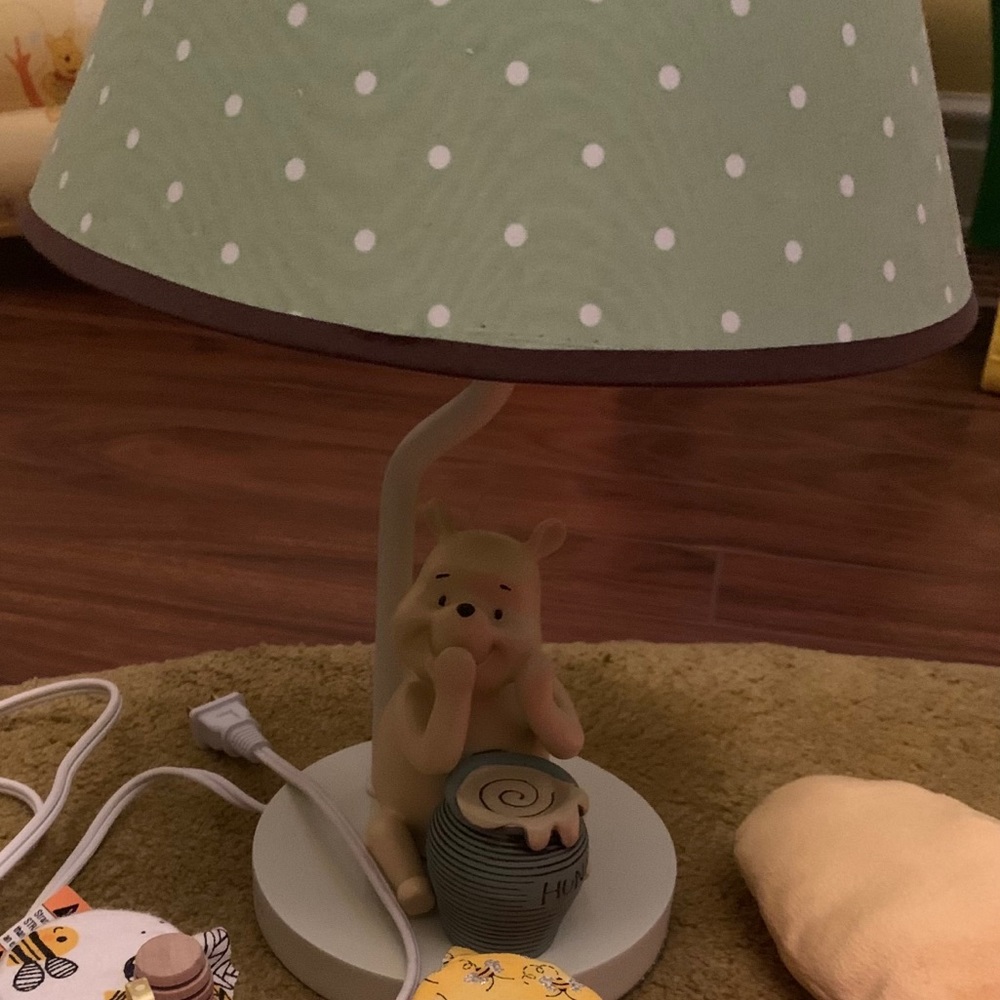 Pooh Bedroom Lamp 💛